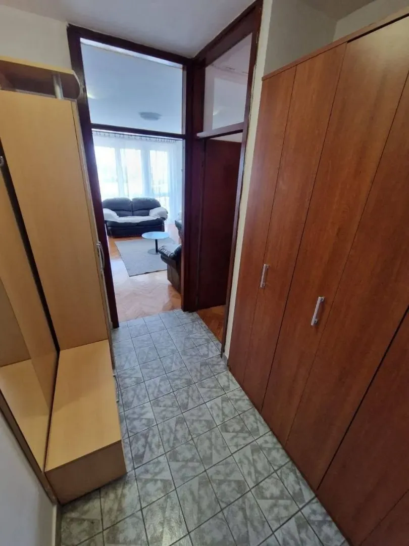Rent, one bedroom apartment, 56m², Centar, Bar