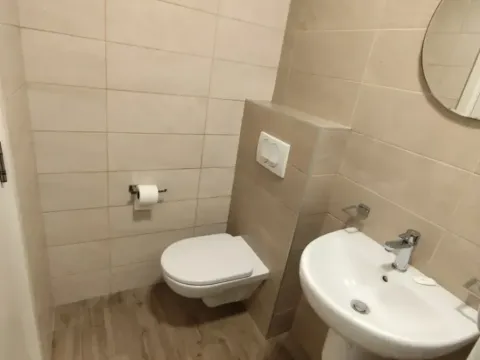 Izdavanje, dvosoban stan, 64m², City Kej, Podgorica - image 11