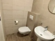 Izdavanje, dvosoban stan, 64m², City Kej, Podgorica - image 11