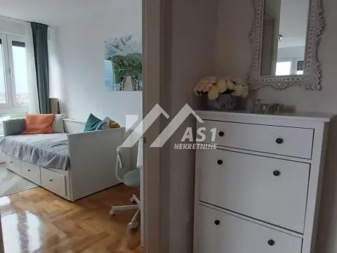 Izdavanje, trosoban stan, 54m², Grbavica, Novi Sad Sve Podlokacije - image 3