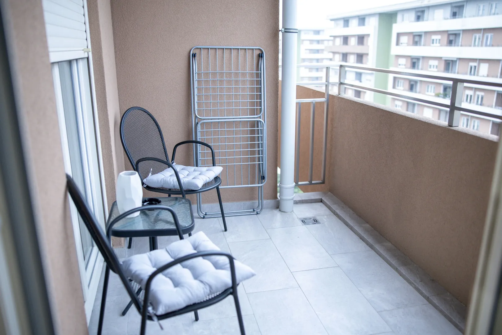 Izdavanje, jednosoban stan, 51m², Central Point, Podgorica