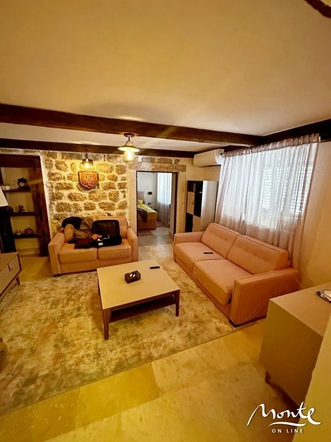 Prodaja, jednosoban stan, 57m², Tivat, Crna Gora