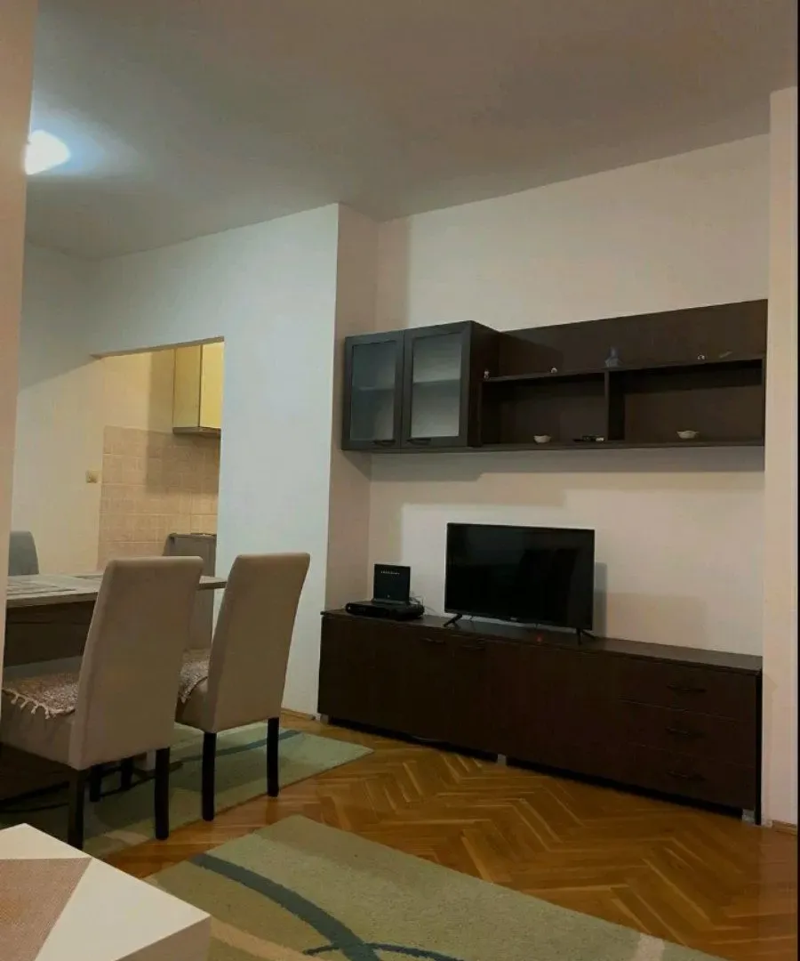 Izdavanje, jednosoban stan, 40m², City Kej, Podgorica