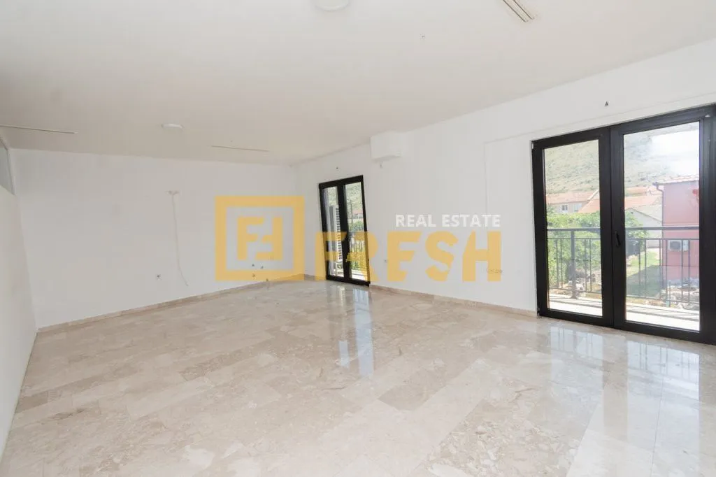 Rent, office space, 500m², Tuzi, Podgorica