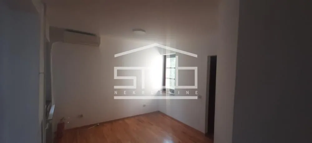 Izdavanje, četvorosoban stan, 360m², Zvezdin Stadion, Beograd