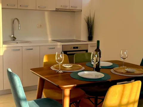 Izdavanje, dvosoban stan, 60m², Pržno, Budva - image 5