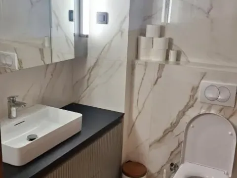 Izdavanje, trosoban stan, 79m², Stari Grad, Beograd - image 14