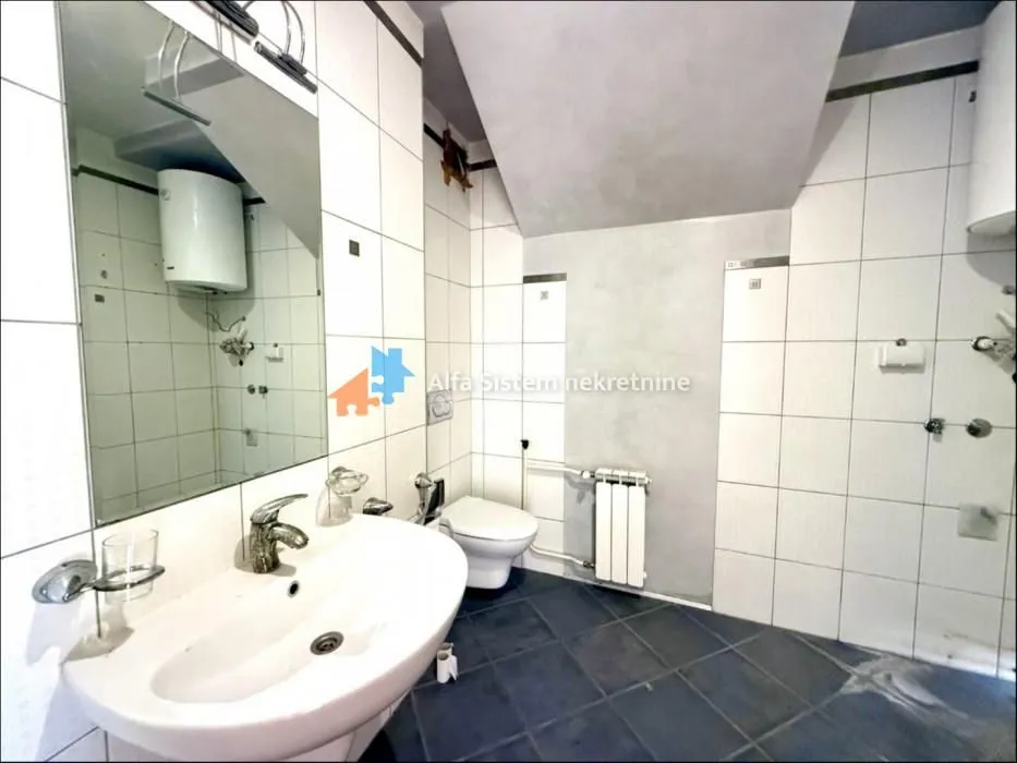 Izdavanje, stan, 207m², Kalenić Pijaca, Vračar Sve Podlokacije