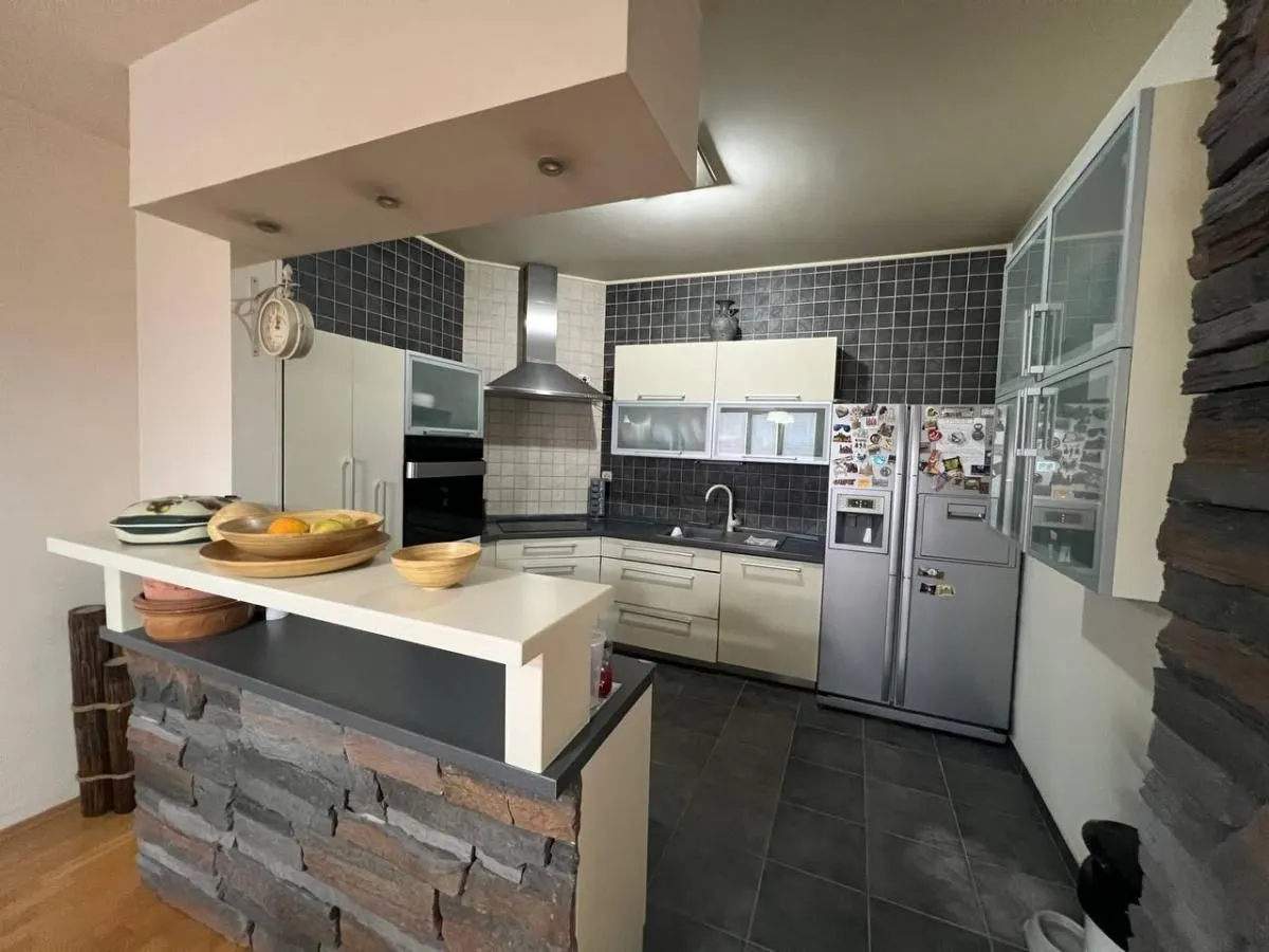Prodaja, stan, 134m², Bulevar Oslobodjenja, Novi Sad Sve Podlokacije