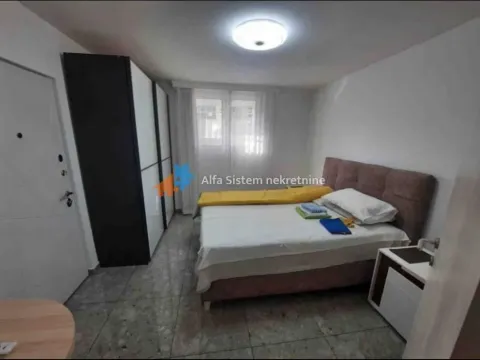 Izdavanje, trosoban stan, 70m², Kosančićev Venac, Beograd - image 6