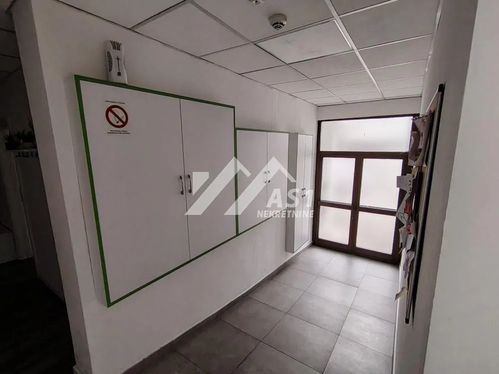 Izdavanje, poslovni prostor, 132m², Bulevar Oslobodjenja, Novi Sad Sve Podlokacije