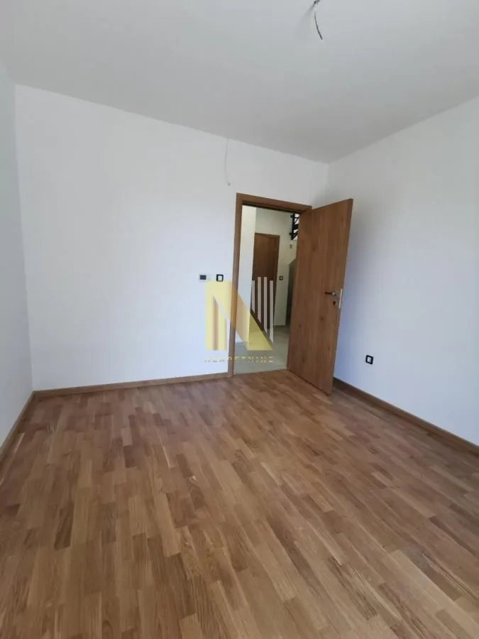 Prodaja, četvorosoban stan, 124m², Sremska Kamenica, Petrovaradin