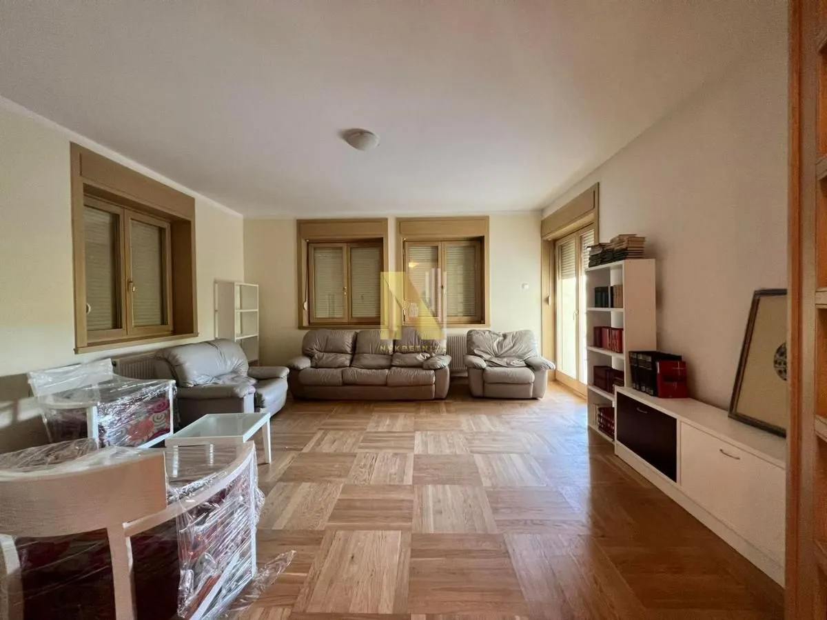 Prodaja, kuća, 450m², Sremska Kamenica, Petrovaradin