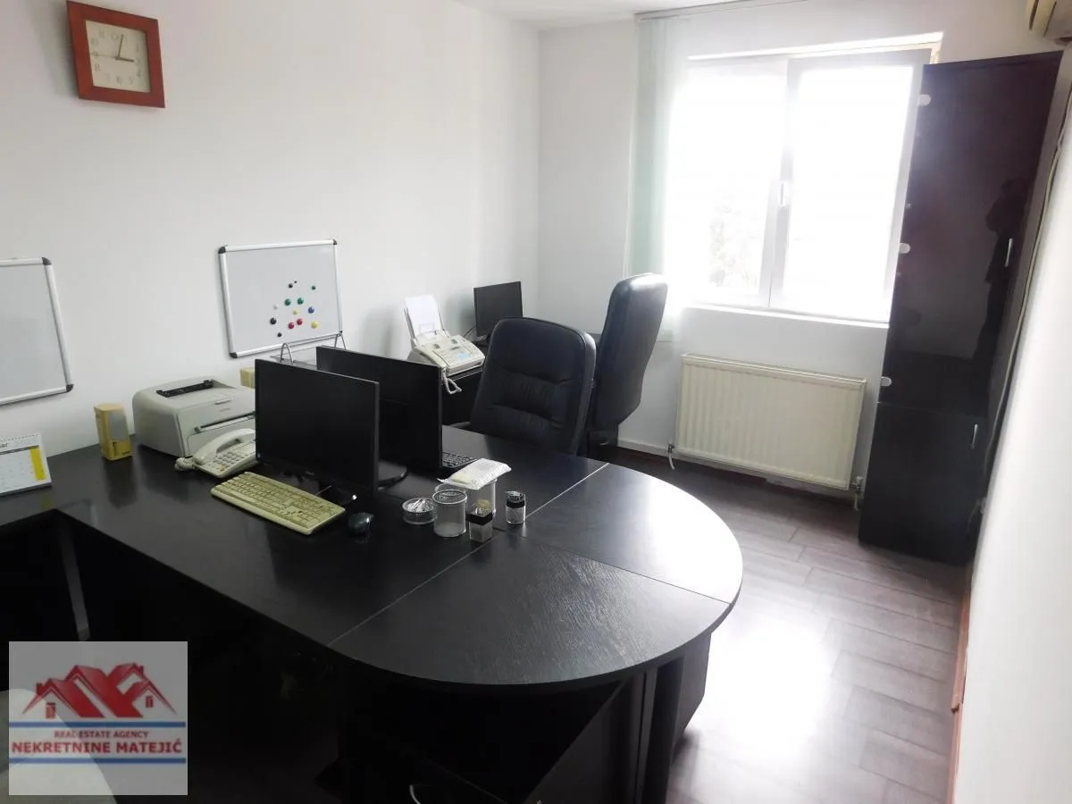 Rent, office space, 74m², Centar, Kragujevac