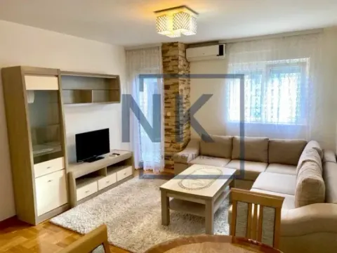 Izdavanje, jednosoban stan, 45m², Stari Aerodrom, Podgorica - image 2