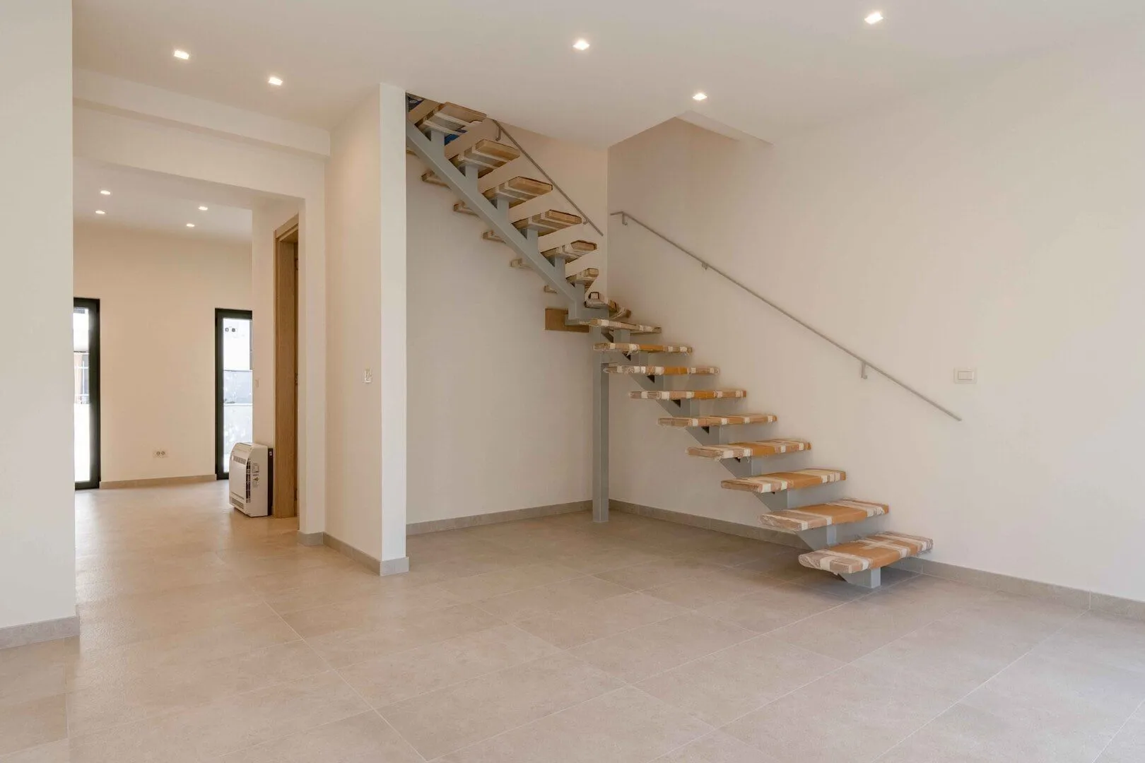 Prodaja, kuća, 204m², Podkošljun, Budva