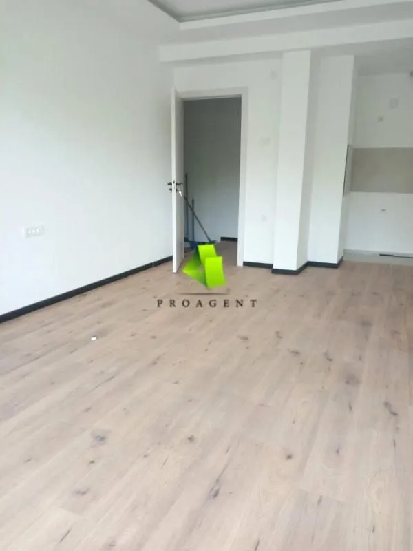 Rent, office space, 85m², Medijana, Niš