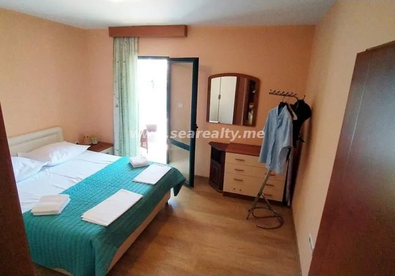 Sale, two bedroom apartment, 95m², Sveti Stefan, Budva