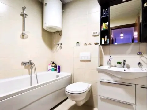 Prodaja, dvosoban stan, 74m², City Kvart, Podgorica - image 2