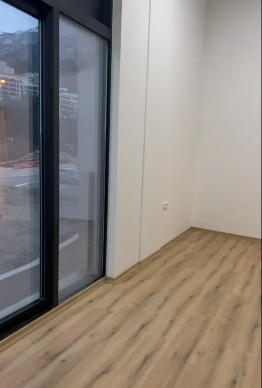 Rent, office space, 140m², Bečići, Budva