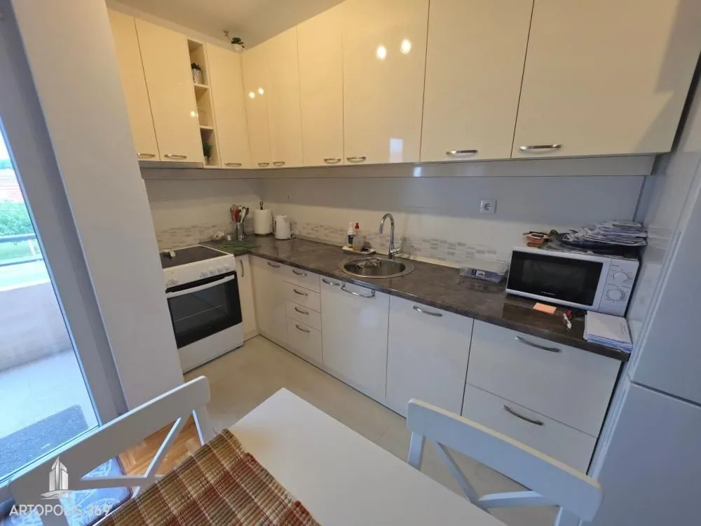 Prodaja, trosoban stan, 56m², Zemun Sve Podlokacije, Beograd