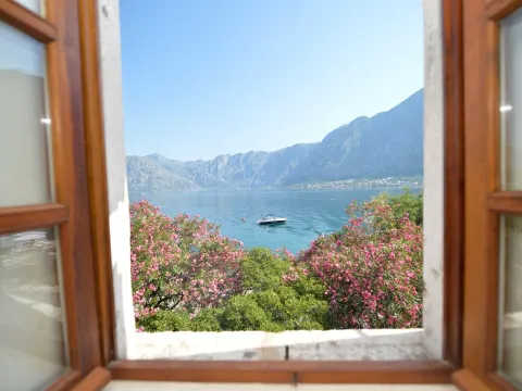 Prodaja, kuća, 251m², Prčanj, Kotor - image 13