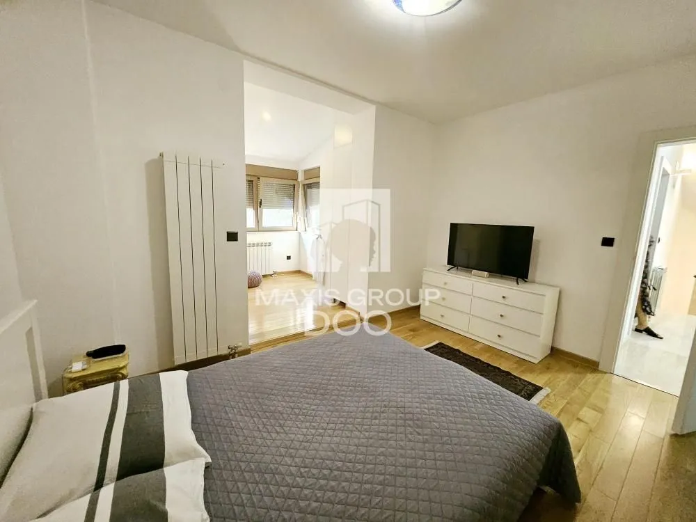 Izdavanje, kuća, 303m², Košutnjak, Beograd