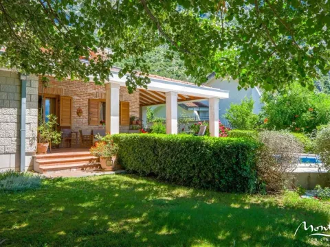 Sale, house, 305m², Orahovac, Kotor - image 16