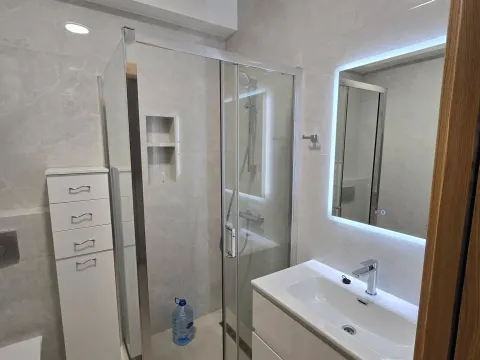 Rent, one bedroom apartment, 46m², Tivat, Crna Gora - image 6