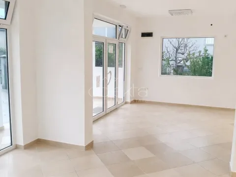 Rent, office space, 130m², Tivat, Crna Gora - image 4