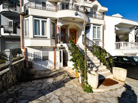 Izdavanje, jednosoban stan, 65m², Gorica C, Podgorica