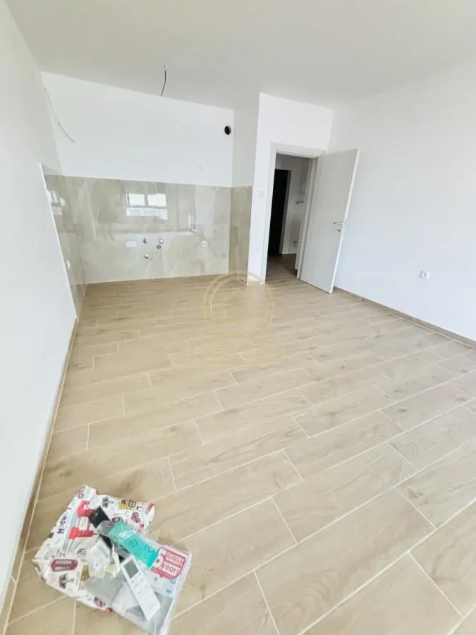 Prodaja, trosoban stan, 72m², Pantelej, Niš