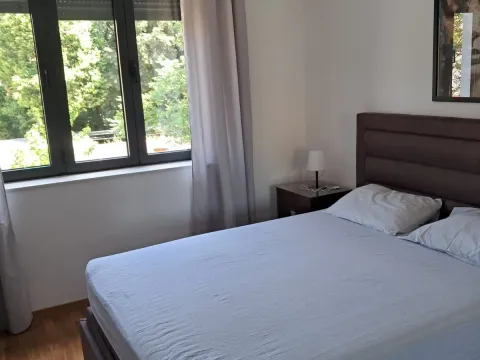 Izdavanje, jednosoban stan, 68m², Centar, Podgorica - image 9