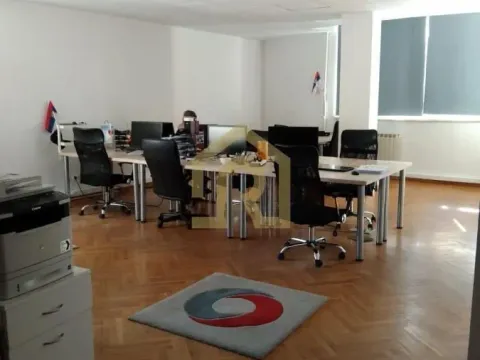 Izdavanje, poslovni prostor, 207m², Stari Grad, Beograd - image 2