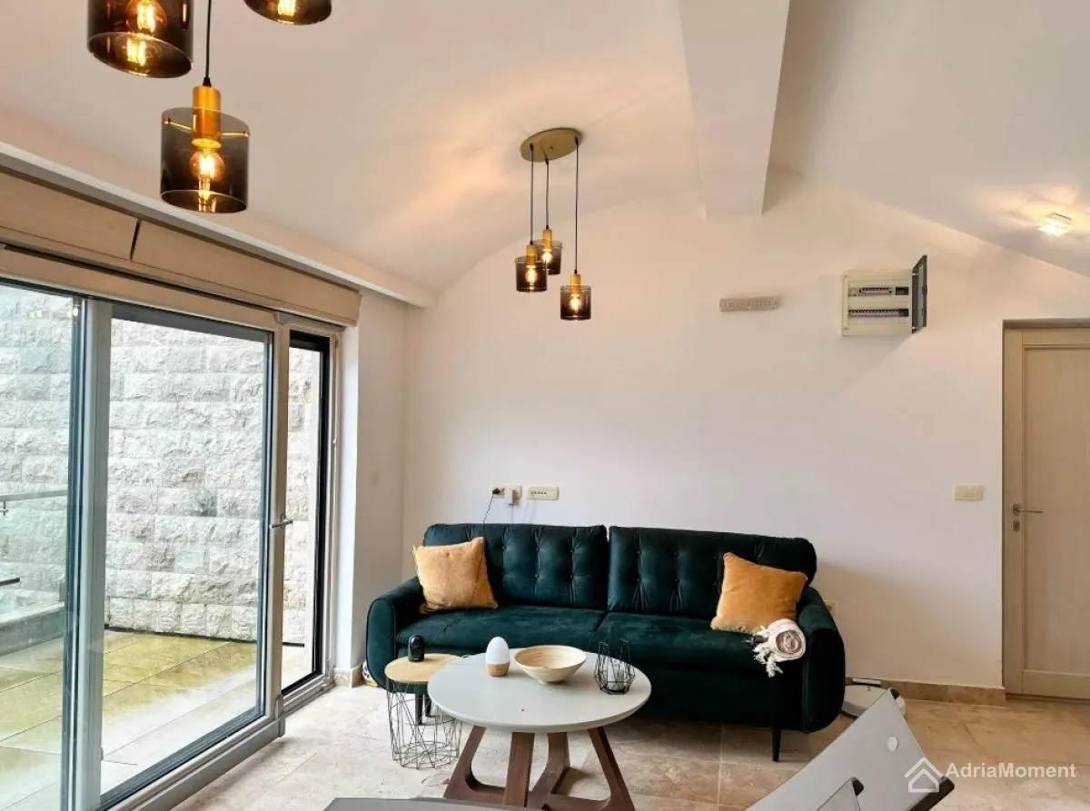 Sale, two bedroom apartment, 69m², Kostanjica, Kotor