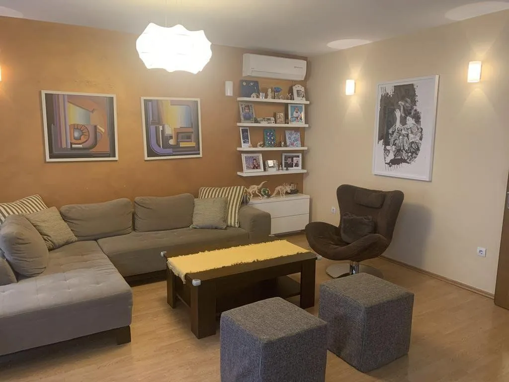 Rent, house, 240m², Donja Gorica, Podgorica