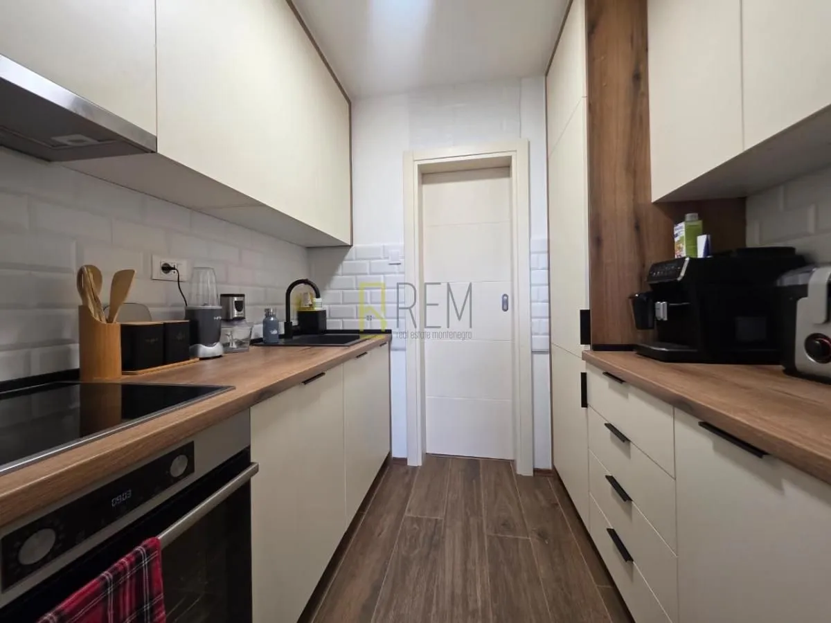 Prodaja, dvosoban stan, 77m², Blok 5, Podgorica