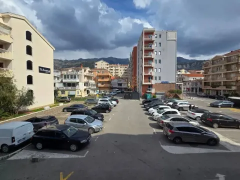 Prodaja, jednosoban stan, 59m², Centar, Budva - image 8