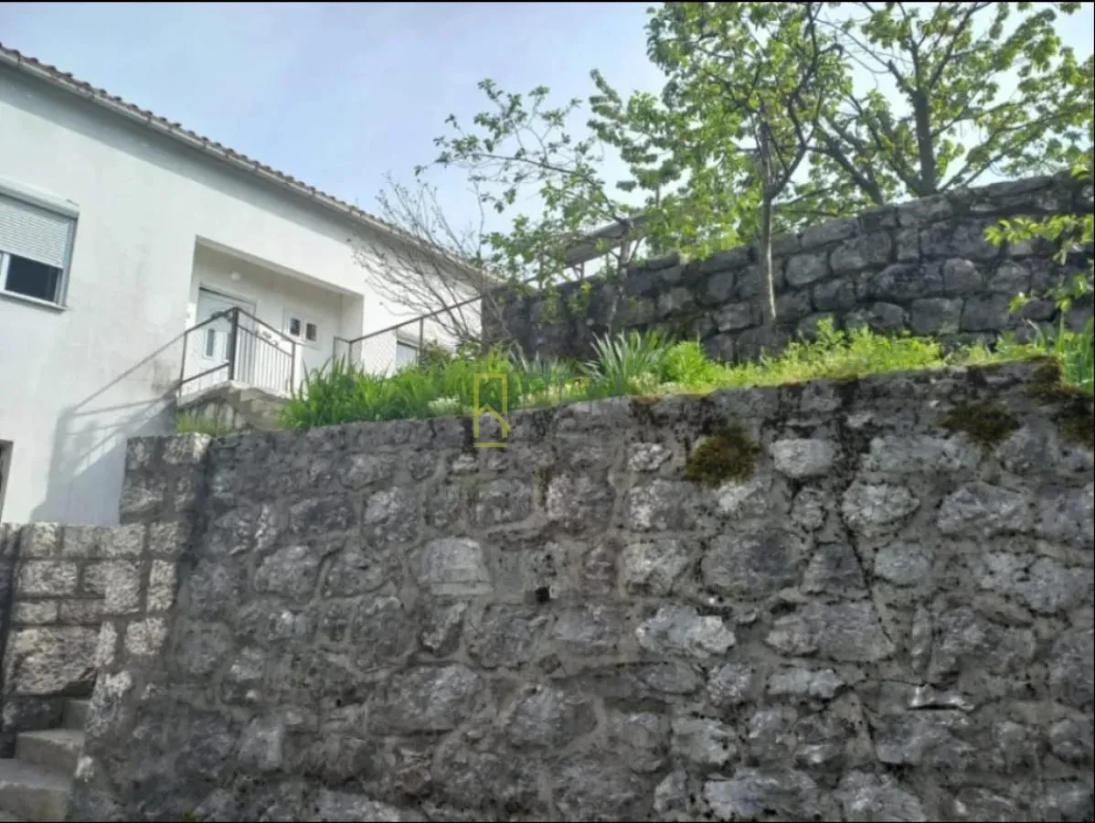 Prodaja, kuća, 218m², Cetinje, Crna Gora