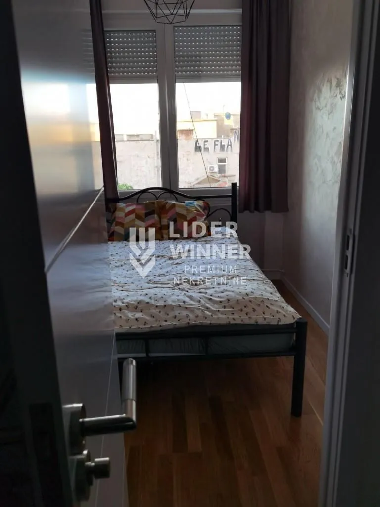 Izdavanje, jednosoban stan, 30m², Stari Grad, Beograd