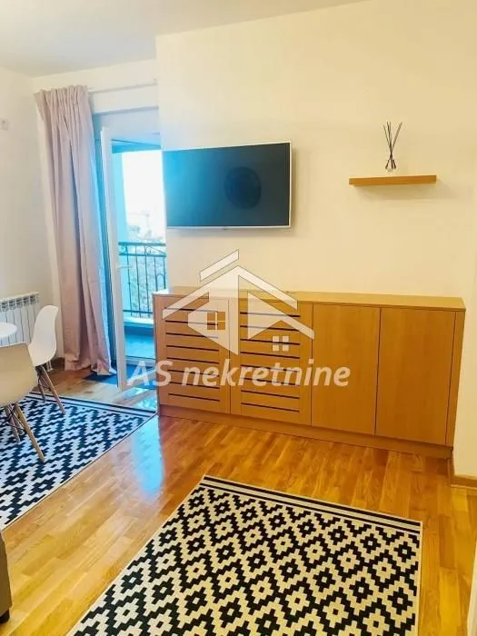 Izdavanje, dvosoban stan, 43m², Botanička Bašta, Palilula Sve Podlokacije