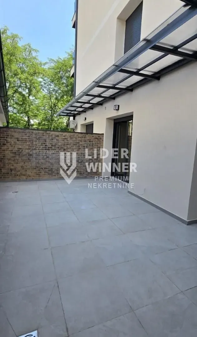 Sale, three bedroom apartment, 67m², Kluz, Zvezdara Sve Podlokacije