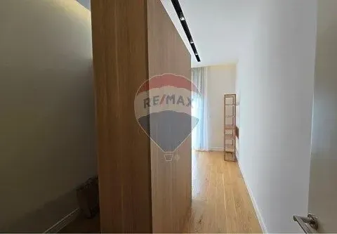 Izdavanje, trosoban stan, 140m², Kruševac, Podgorica - image 19