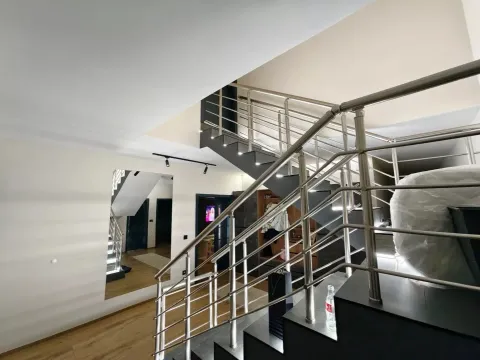 Prodaja, kuća, 525m², Centar, Leskovac - image 3