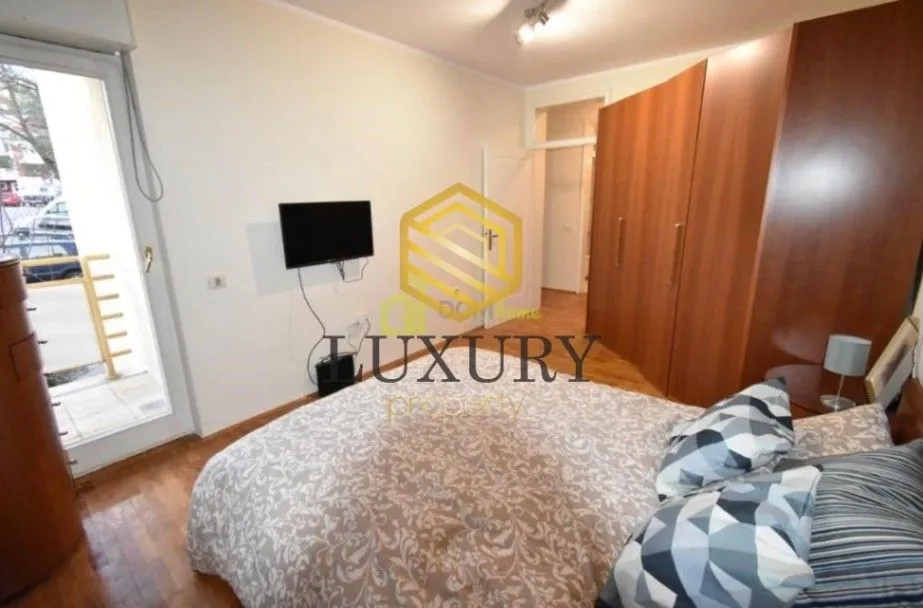 Izdavanje, trosoban stan, 125m², Gorica C, Podgorica
