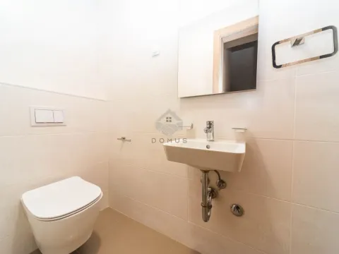 Izdavanje, četvorosoban stan, 127m², Master Kvart, Podgorica - image 11