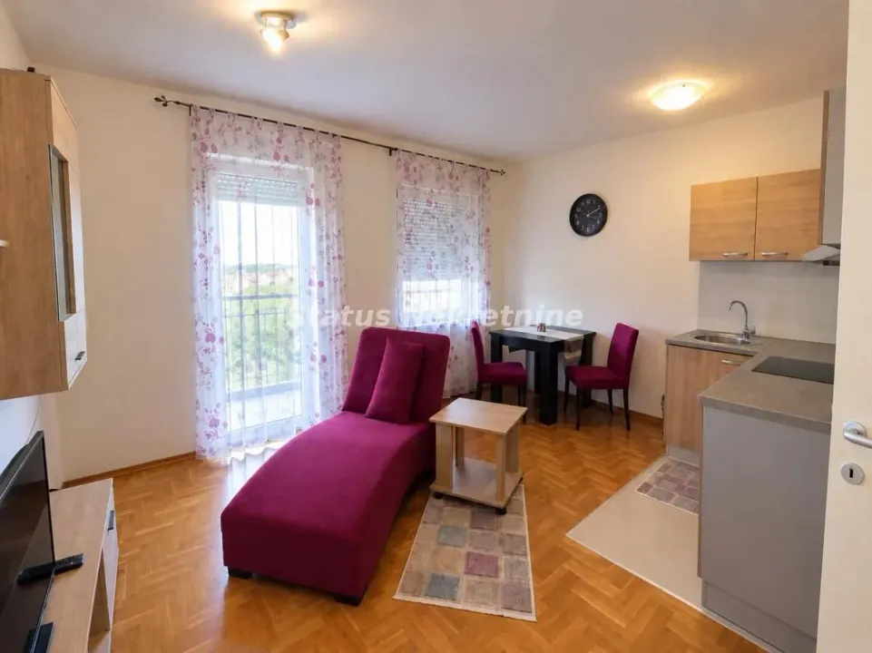 Prodaja, jednosoban stan, 38m², Rotkvarija, Novi Sad Sve Podlokacije