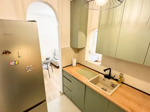 Izdavanje, trosoban stan, 80m², Stari Aerodrom, Podgorica - image 5