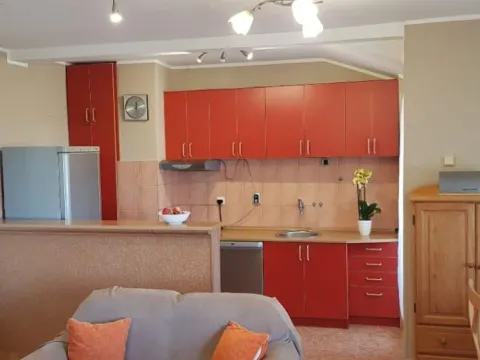 Prodaja, dvosoban stan, 80m², Stari Aerodrom, Podgorica - image 3