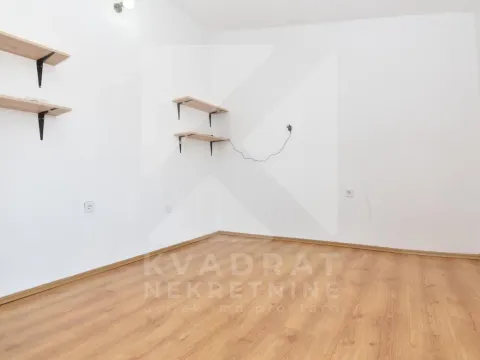 Rent, house, 250m², Zagorič, Podgorica - image 17